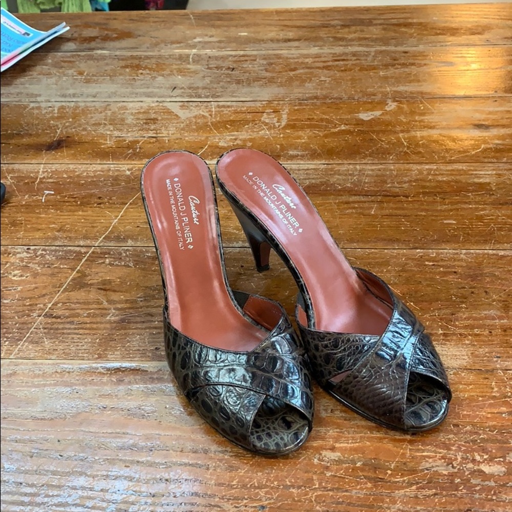 Donald J Pliner Heeled Shoes Size 8 Narrow